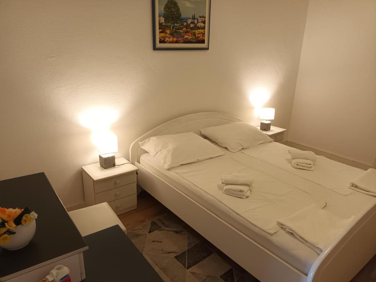 Apartments Verica パグ エクステリア 写真